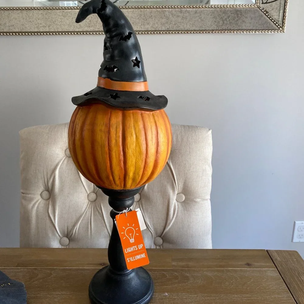 Pumpkin-Head Jack-O-Lantern LED Pedestal Lamp 20